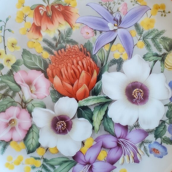 Vintage Danbury Mint "Flowers of Australia" Collector Plate by Doug Hague 1990 - Picture 2 of 6